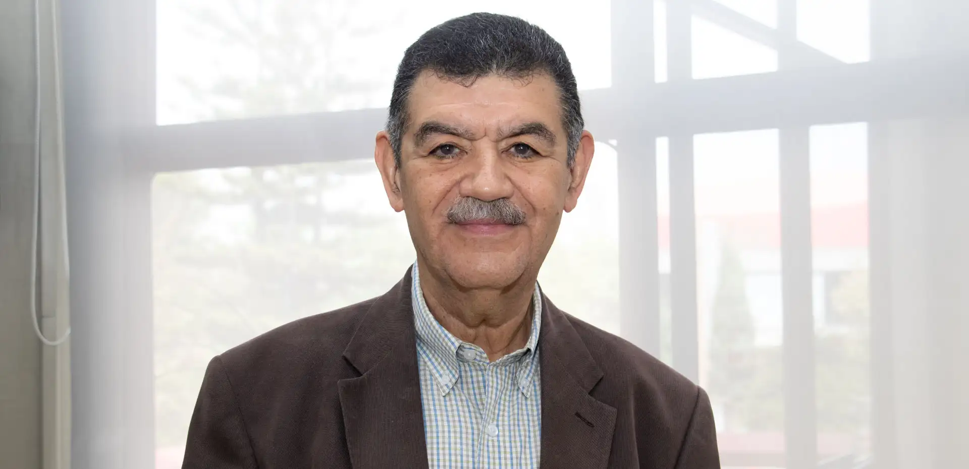 Dr. René Valdivieso