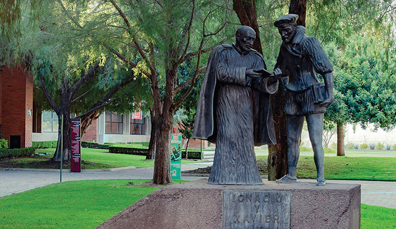 Estatua de Ignacio y Xavier