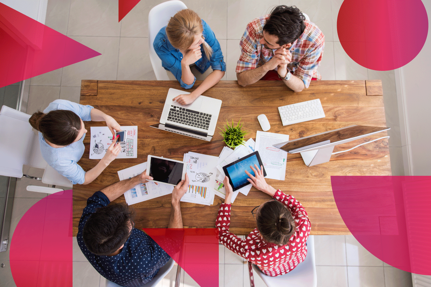 Personas trabajando