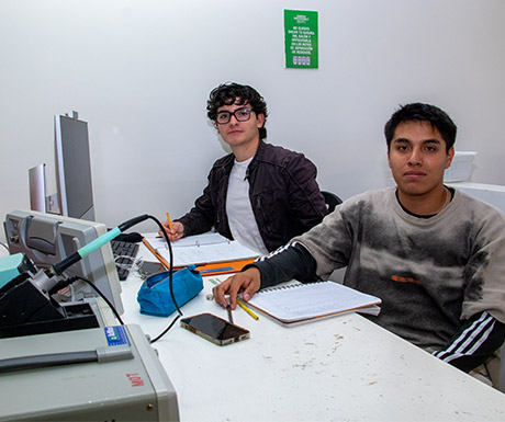 Alumnos electrónica