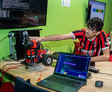 Alumno en laboratorio