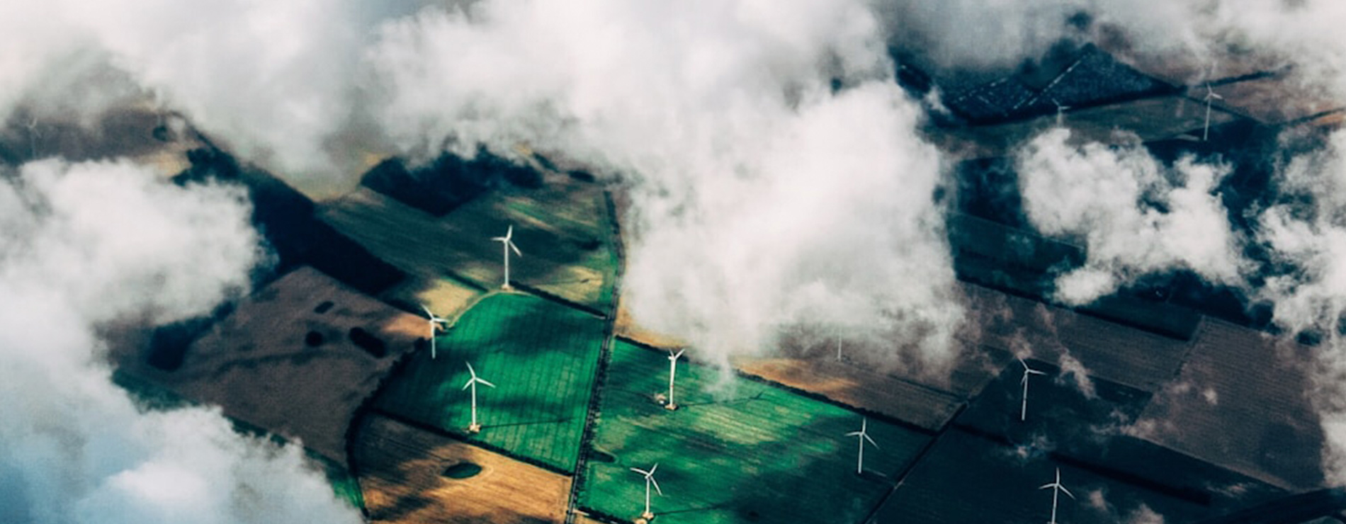 aérea de campos con nubes