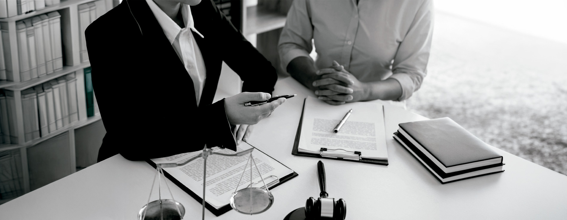 Abogados platicando