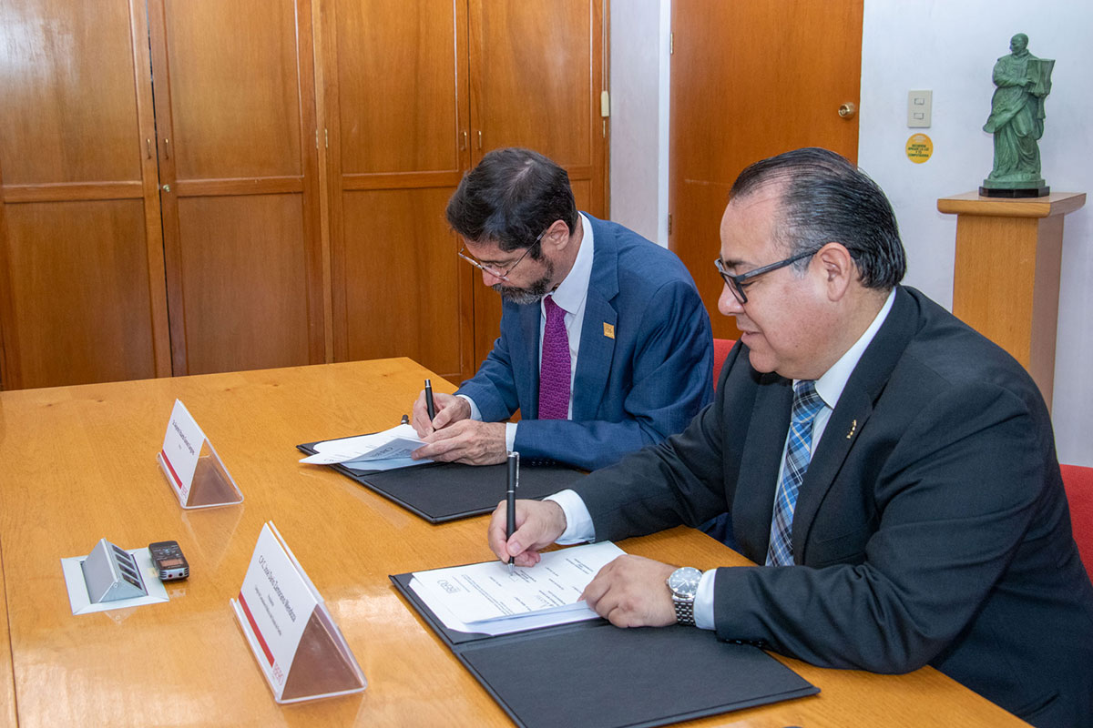 Firma convenio Colegio de Contadores