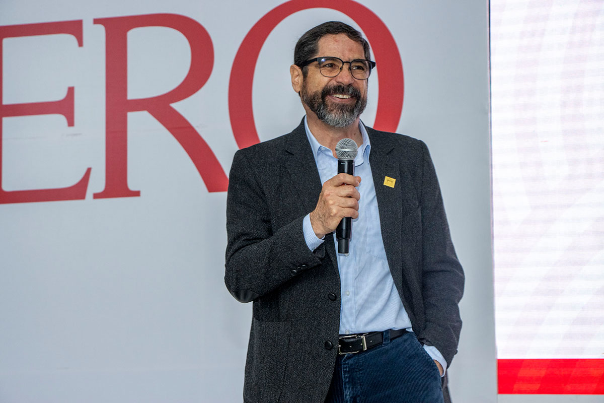 Dr. Alejandro Guevara