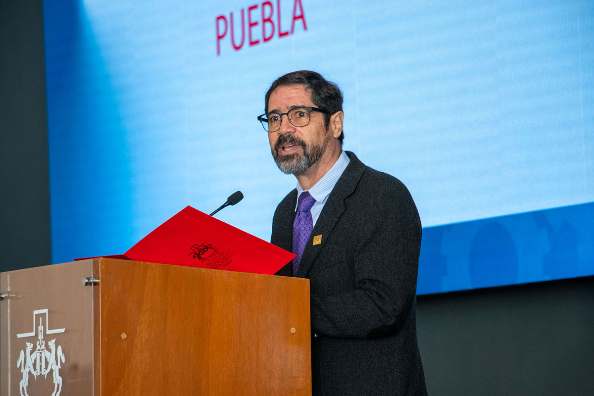 Dr. Alejandro Guevara
