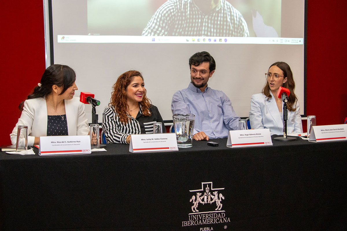 Panel egresados educación